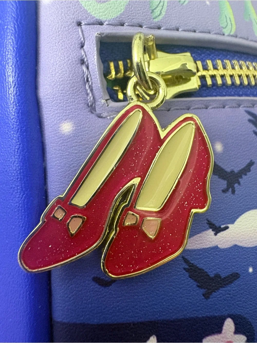 LOUNGEFLY Year 2021 Dorothy & the Wizard of Oz mini backpack 💚